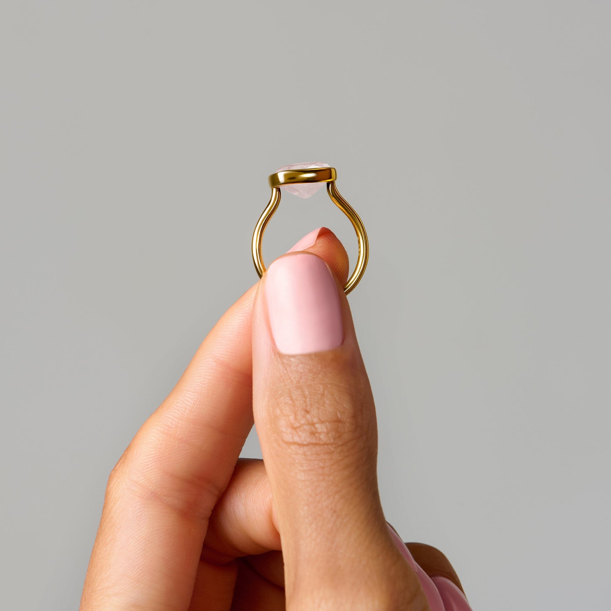 Rose Quartz Ring - Skin-Touch, lifestyle