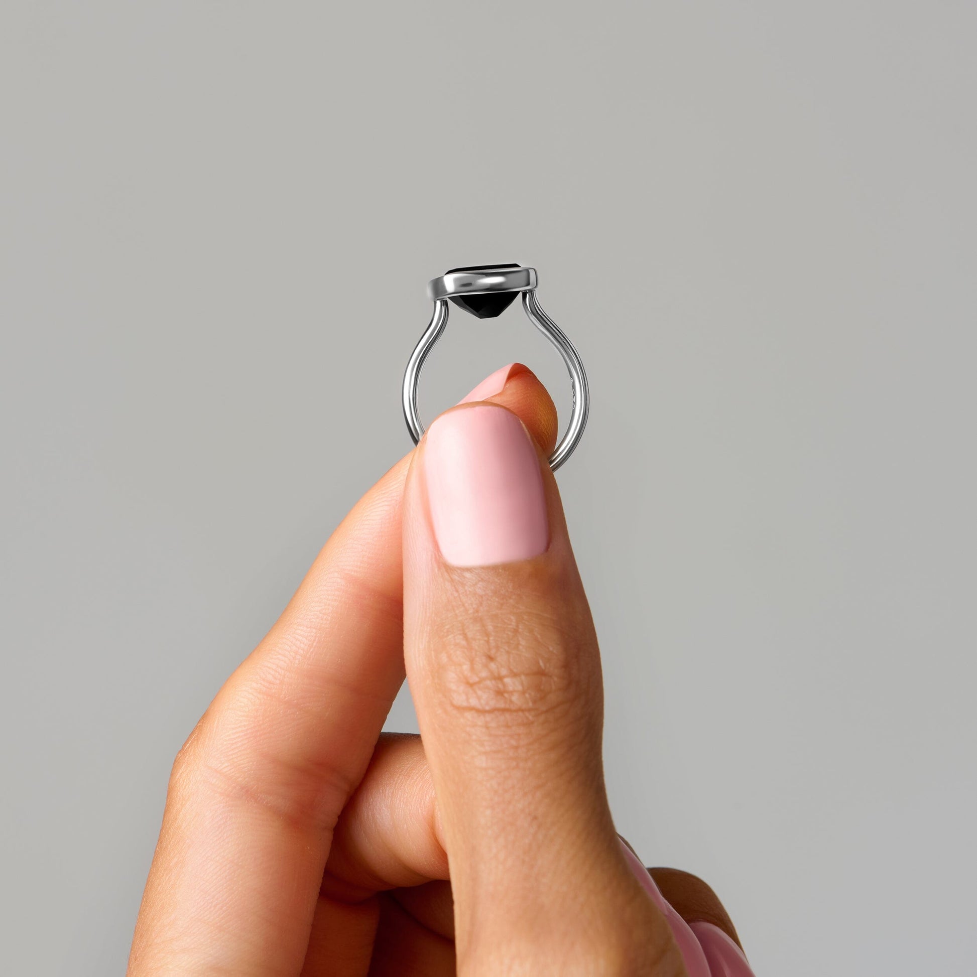 Black Obsidian Ring - Skin-Touch - silver portrait