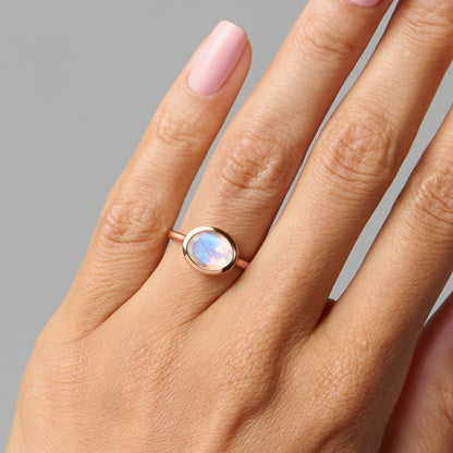 Moonstone Ring - Skin-Touch - on hand RG