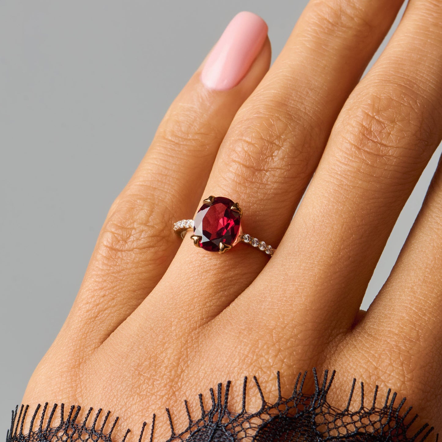 Garnet Ring - Harlow - yellow gold worn