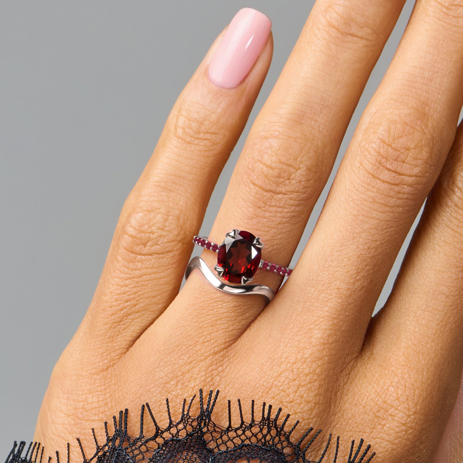 Harlow Waves ring stack silver on hand