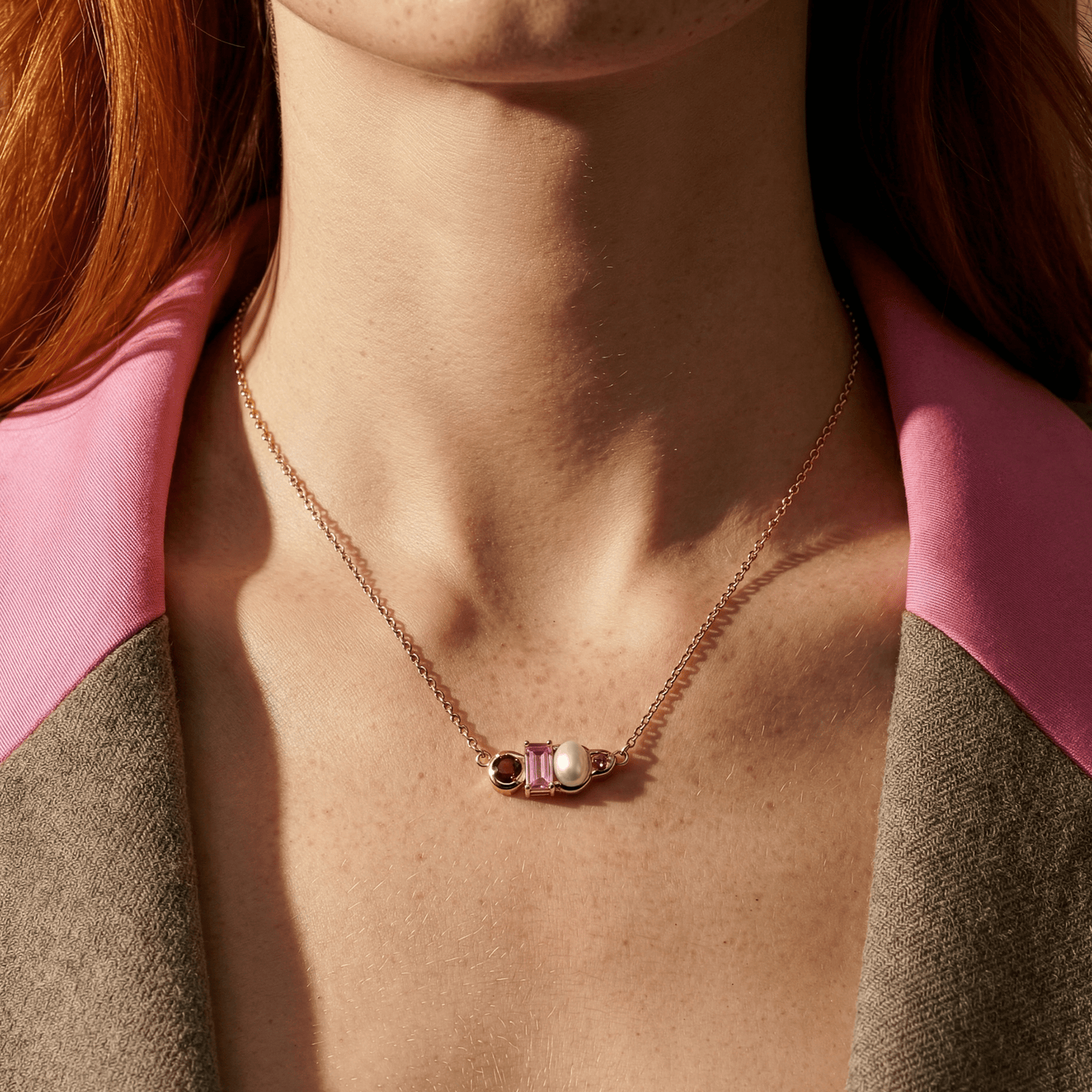 Treasure necklace rose gold on neck