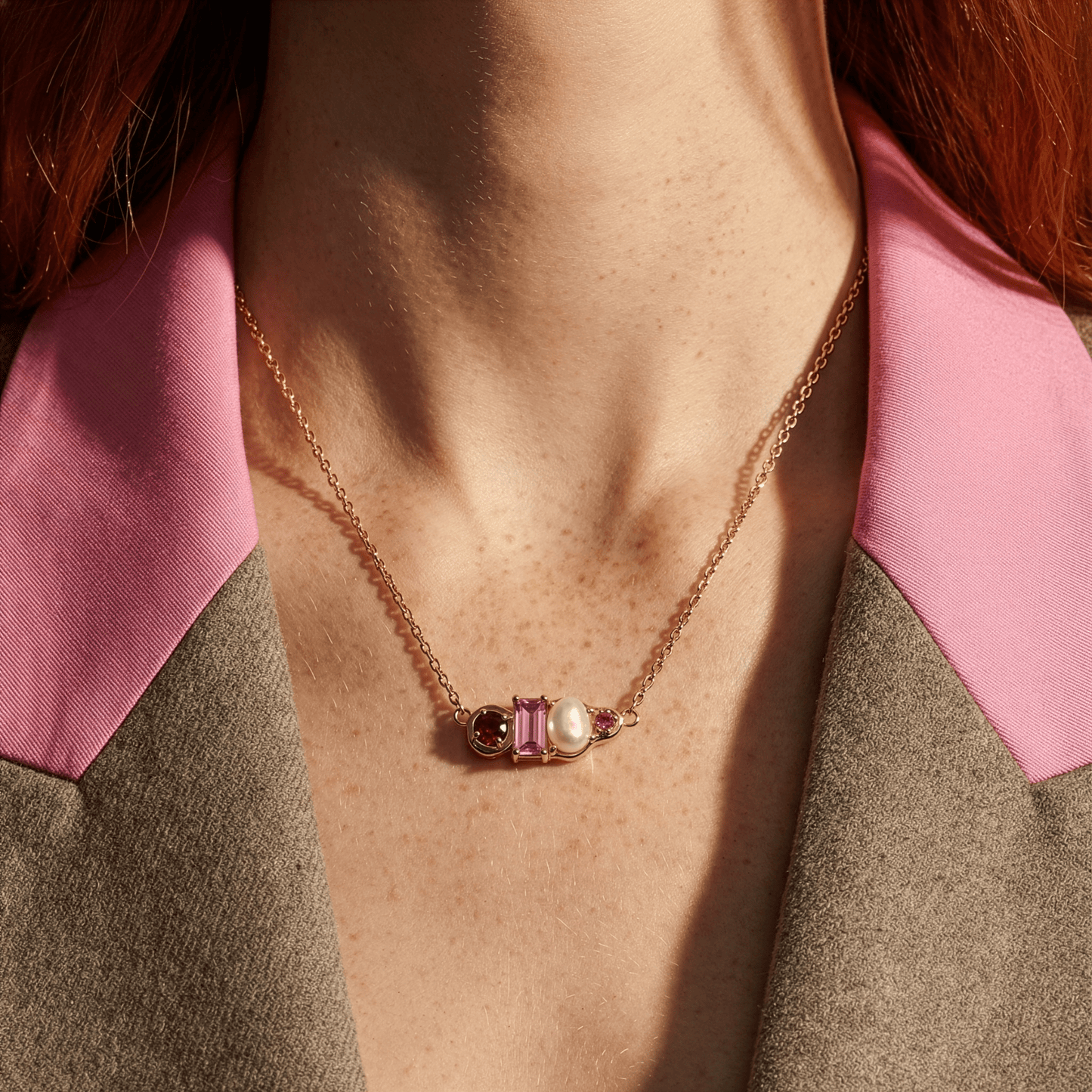 Treasure necklace yellow gold on neck