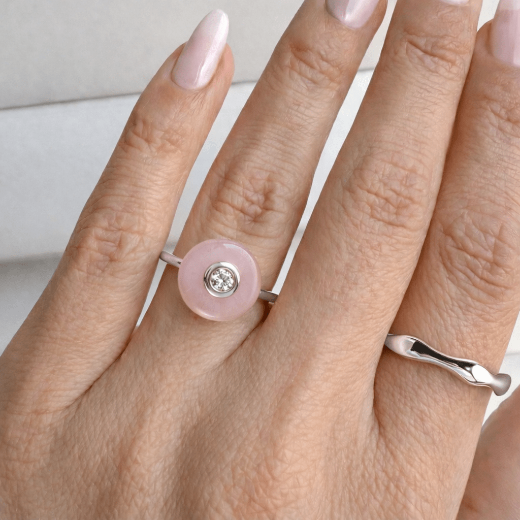 Rose Quartz Fidget Ring - Ora, silver detail