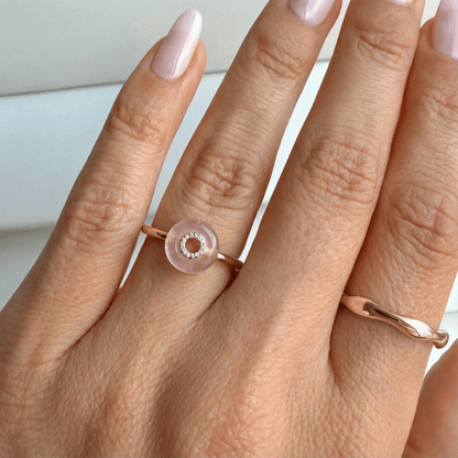 Rose Quartz Fidget Ring - Liora, rose gold detail
