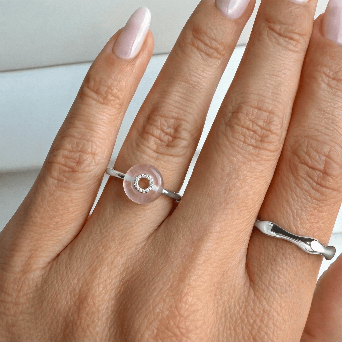 Rose Quartz Fidget Ring - Liora, silver detail
