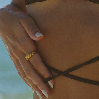 Croissant Ring - beach lifestyle