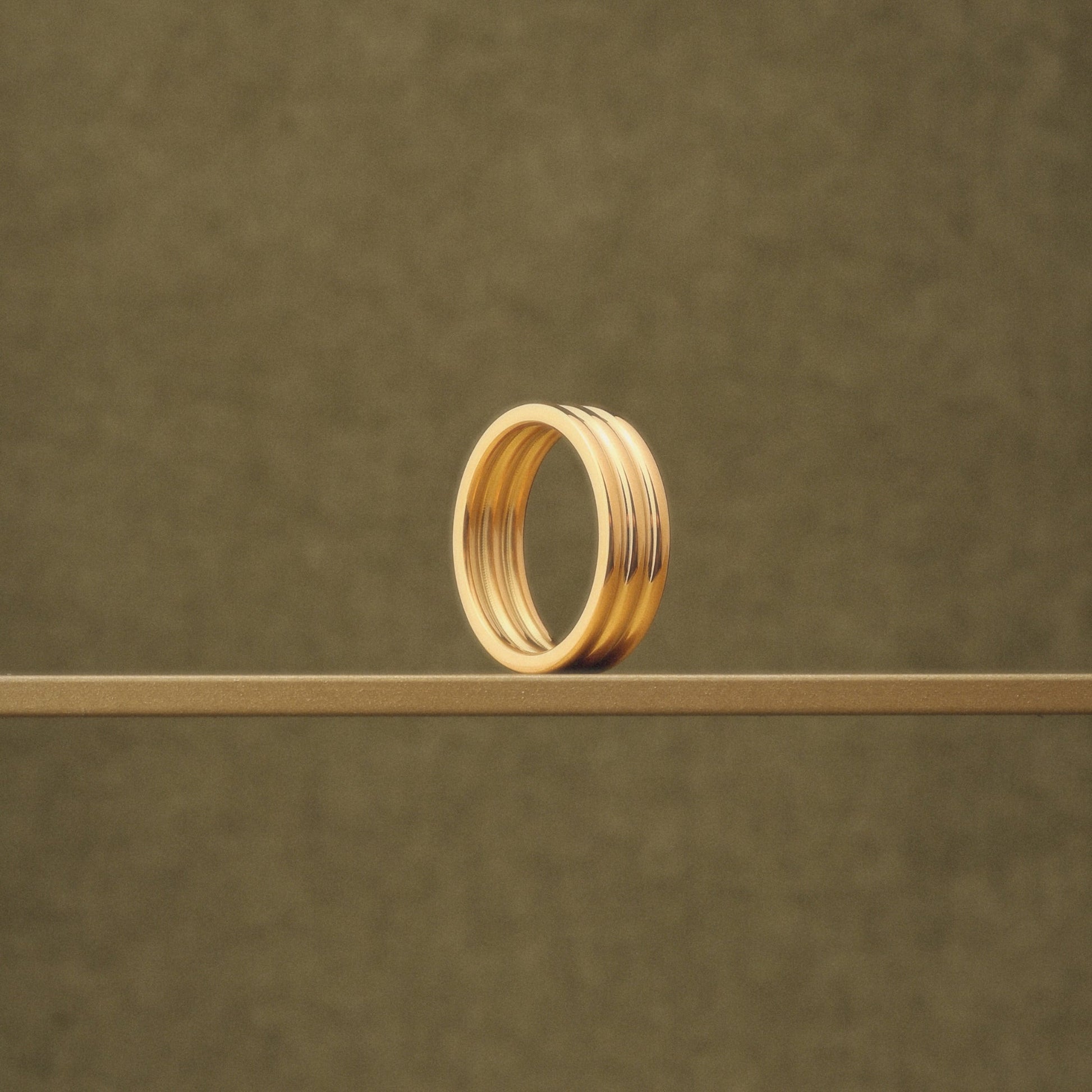 Linea Ring - everyday-gold-layered-ring