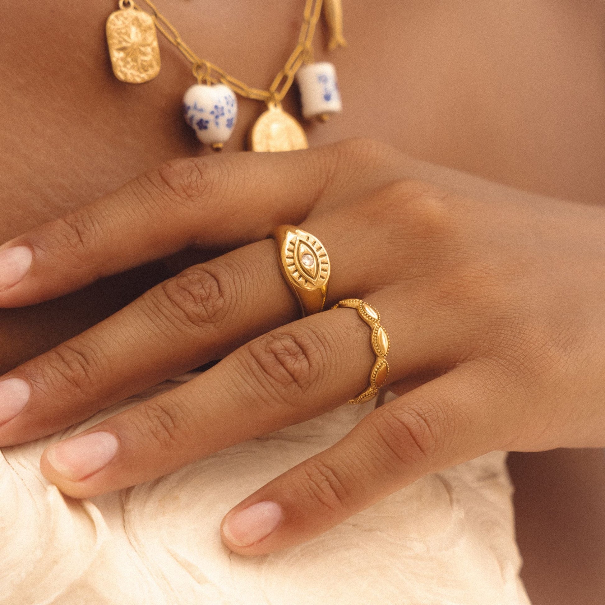 Aphrodite Ring gold stacked