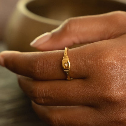 Starlight Heirloom Ring - gold-arrow-signet