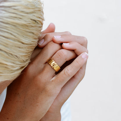 Bold Ring styled