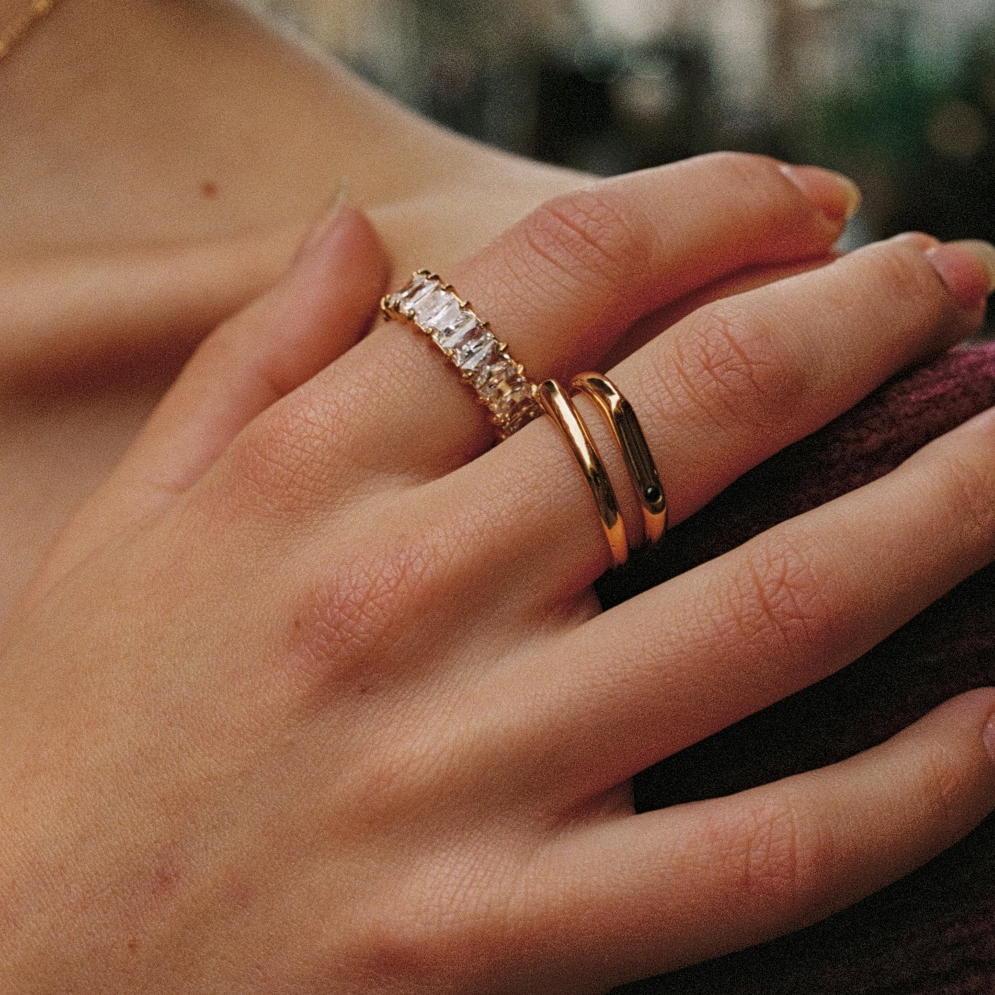 Best Friends Rings Set - gold duo ring on hand