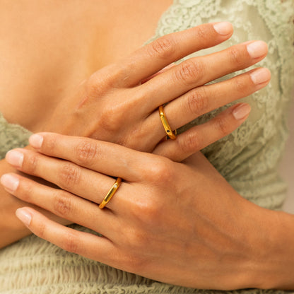 Best Friends Rings Set - gold ring duo on hand