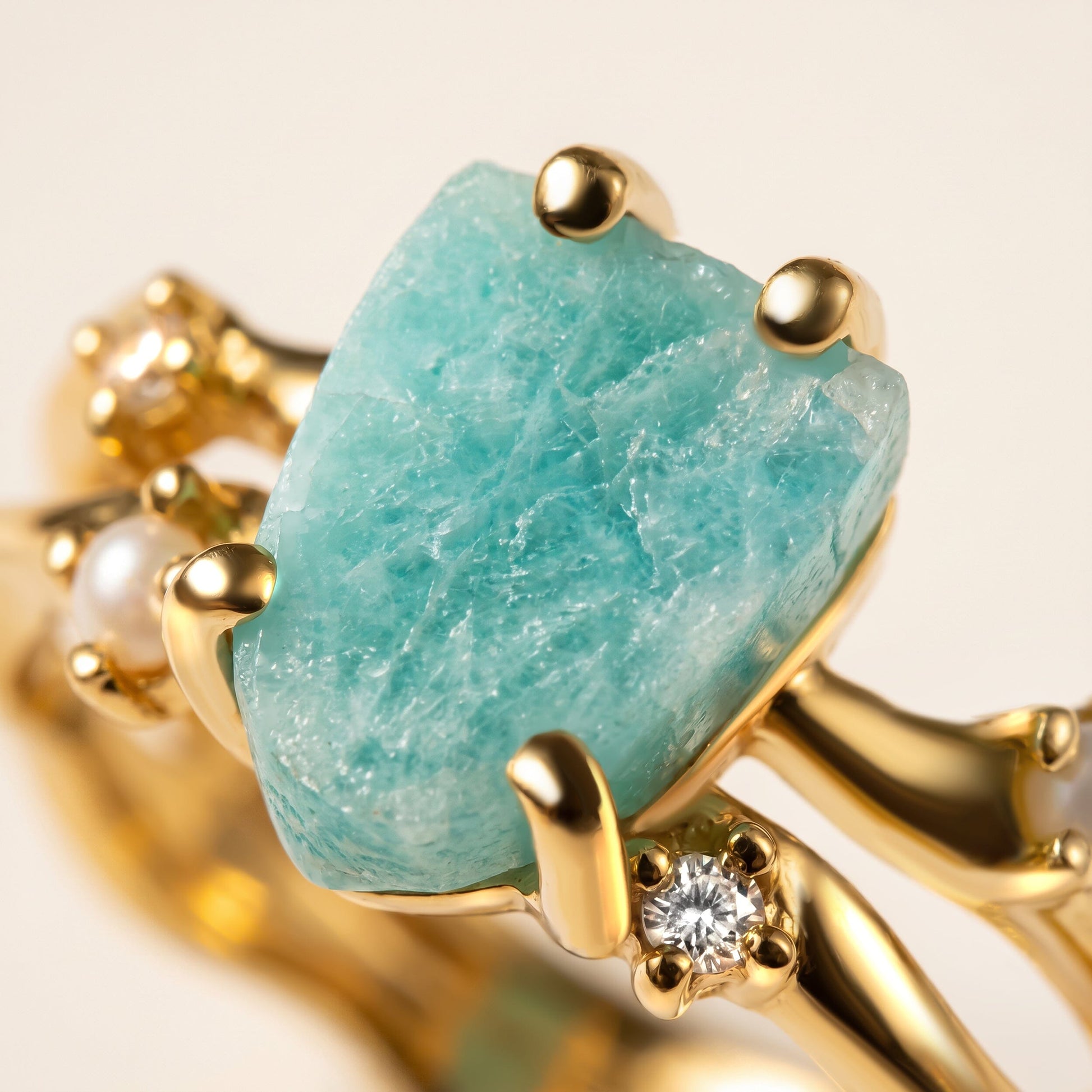 Amazonite Ring Flow - gold close up detail