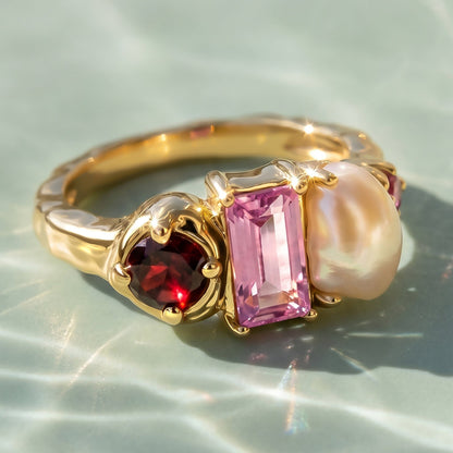 Treasure ring yellow gold styled 2