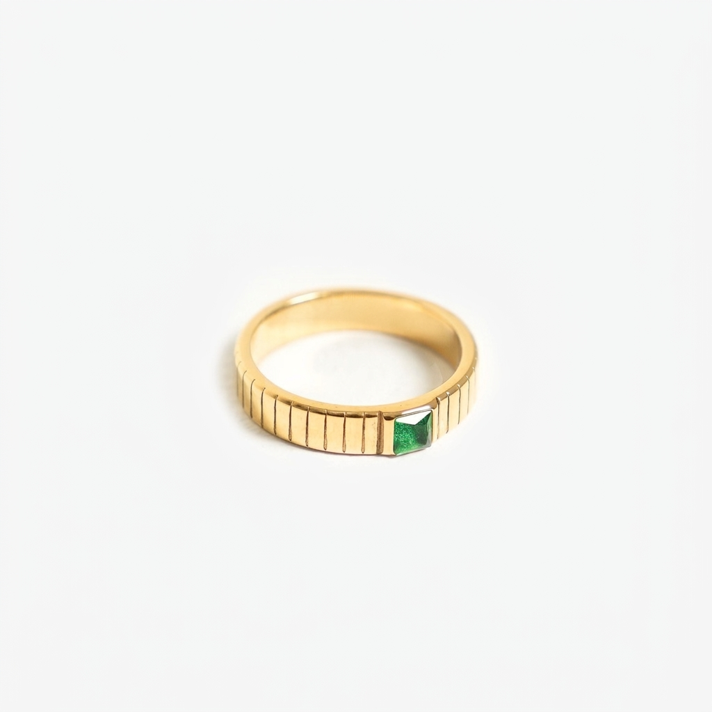 Chunky Emerald Ring - gold angle