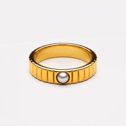 Moana Ring - gold pearl grooved band