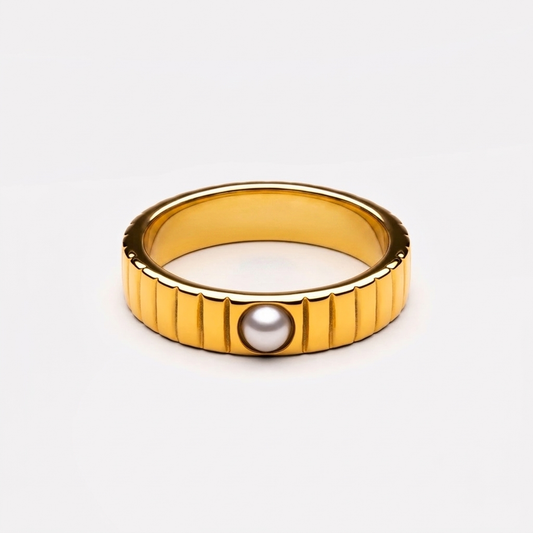 Moana Ring - gold pearl grooved band