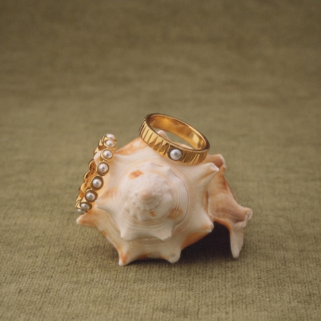 Moana Ring - pearl ring on shell