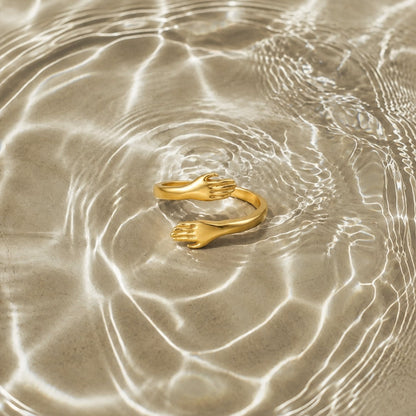 Embrace Ring - hug-ring in water