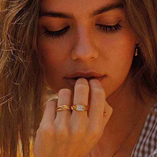 Bond Ring - interlaced-rings