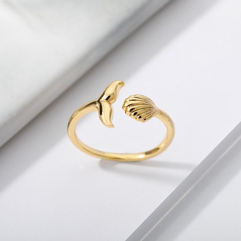 Island Ring gold detail