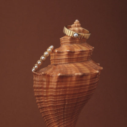 Peace Ring - on shell