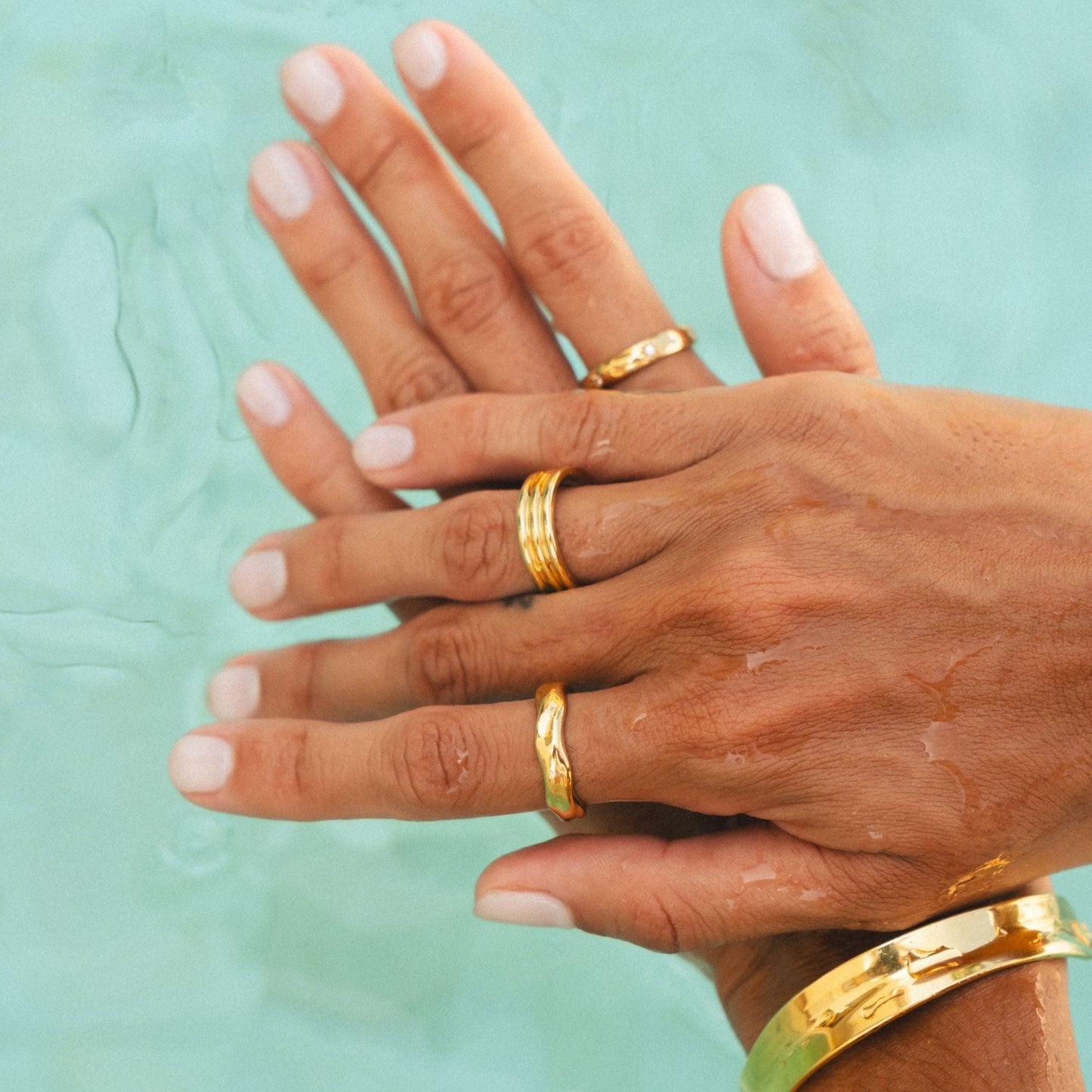 Linea Ring - minimalist-statement-ring