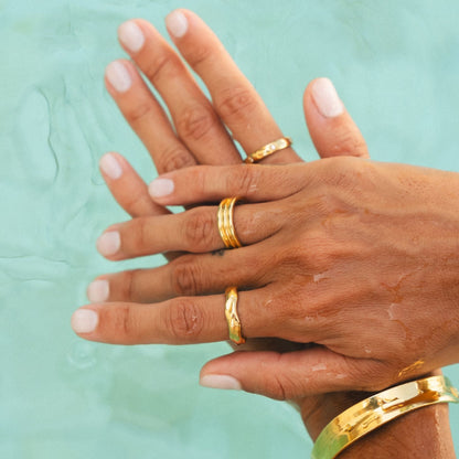 Linea Ring - minimalist-statement-ring