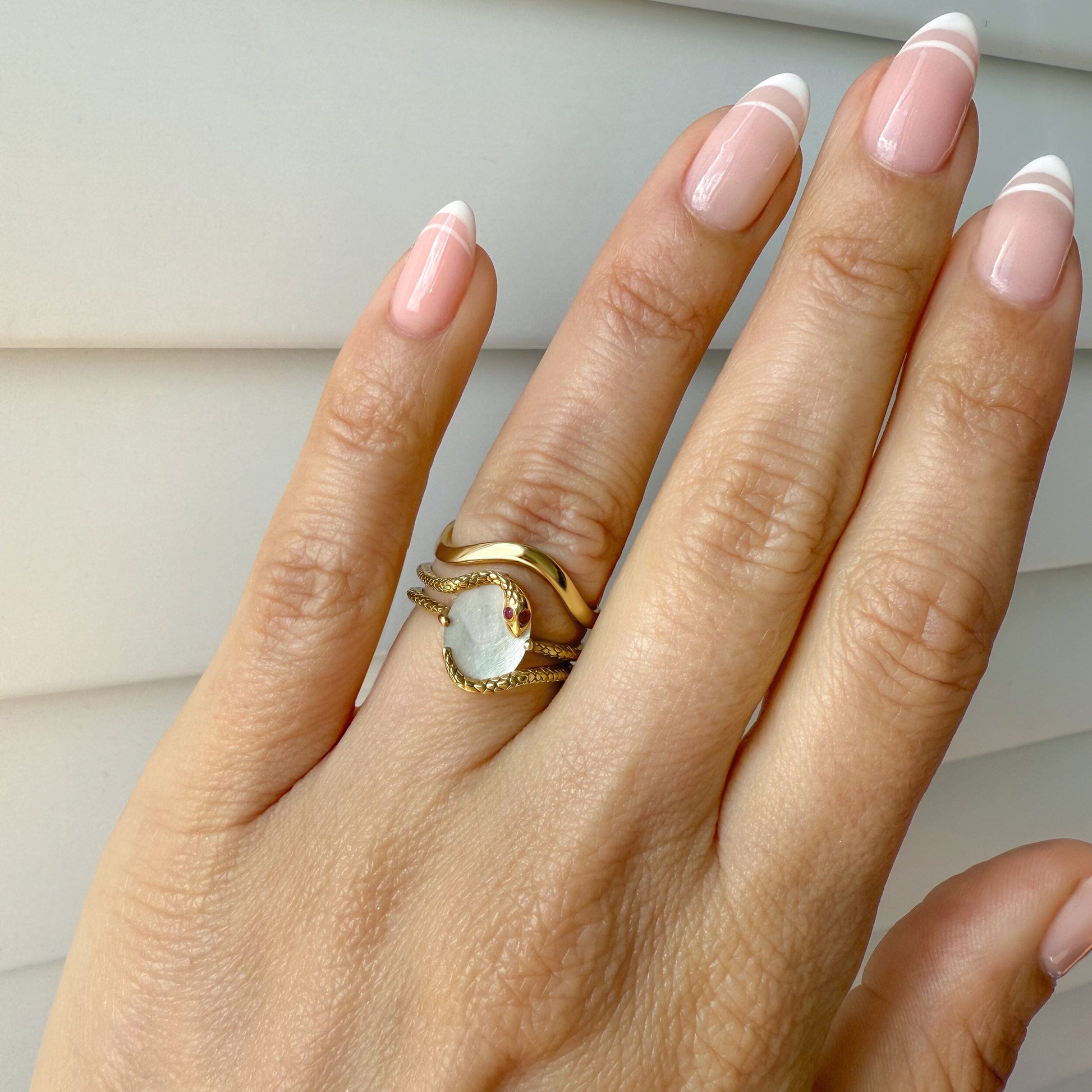 Mother of Pearl Ruby Serpent Waves Rings - yellow gold model angle