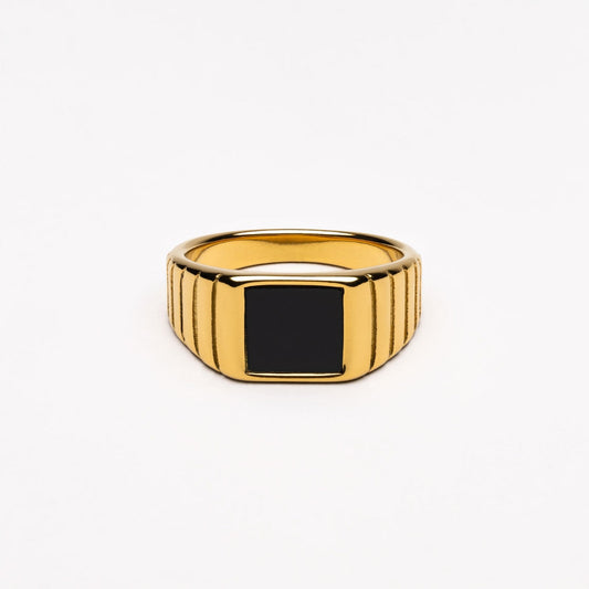 Kaya Onyx Ring gold signet