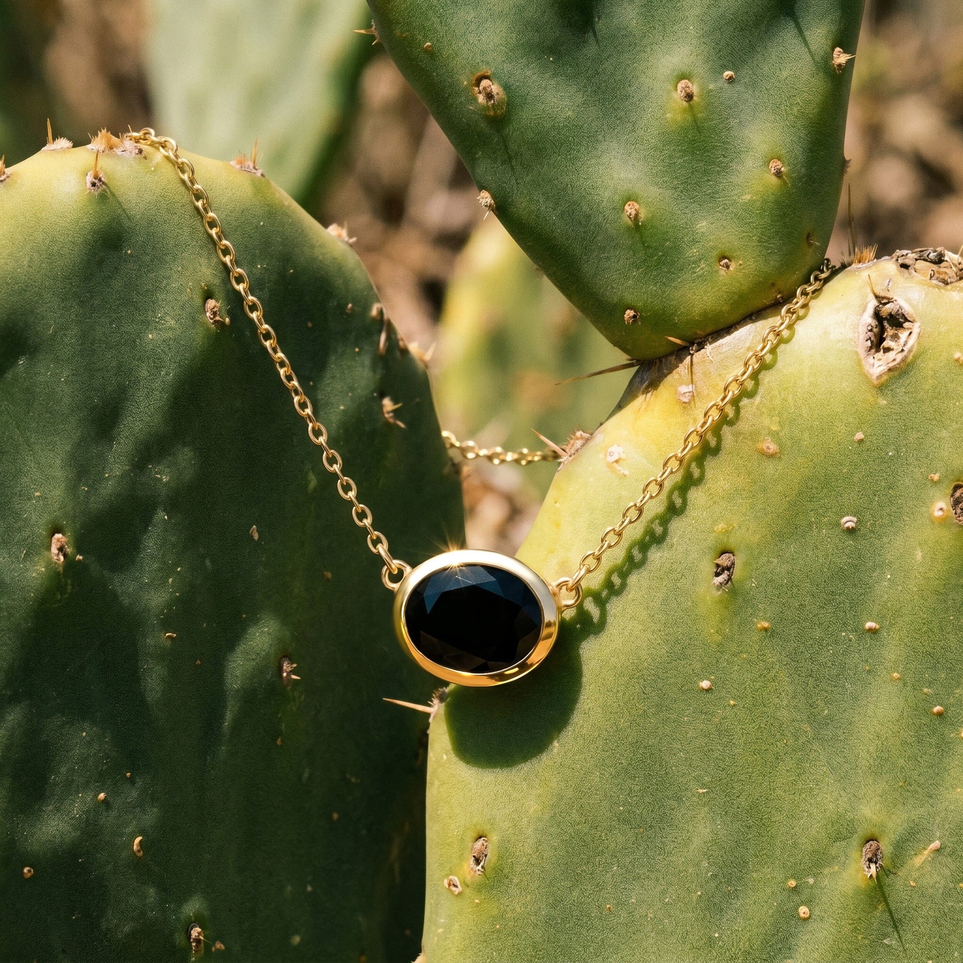 Black Obsidian Necklace - Skin-Touch - yellow gold lifestyle 2