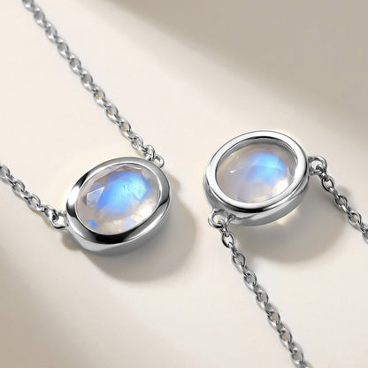 Moonstone Necklace - Skin-Touch - flat lay SIL