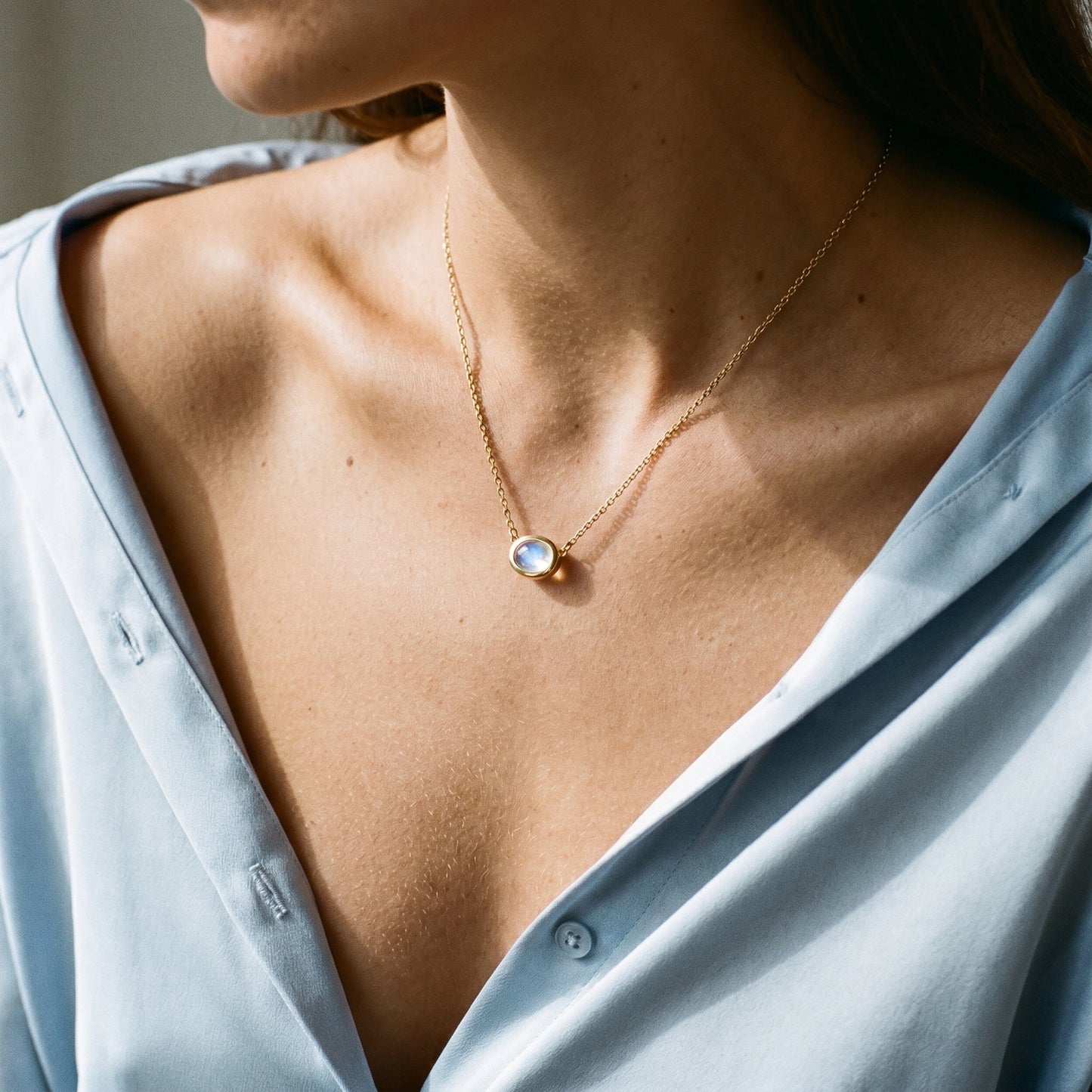 Moonstone Necklace - Skin-Touch - on hand YG