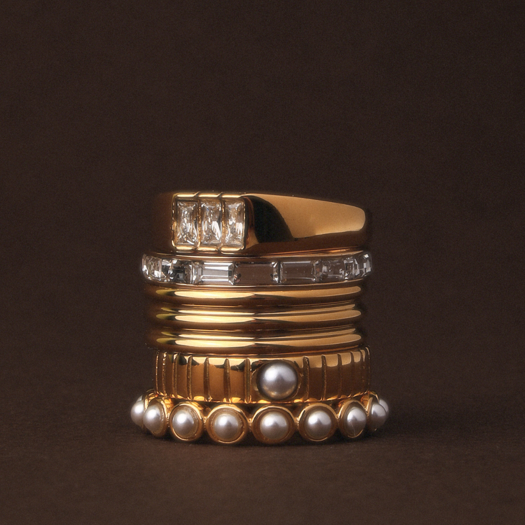 Baguette Signet Ring - sleek-gold-signet