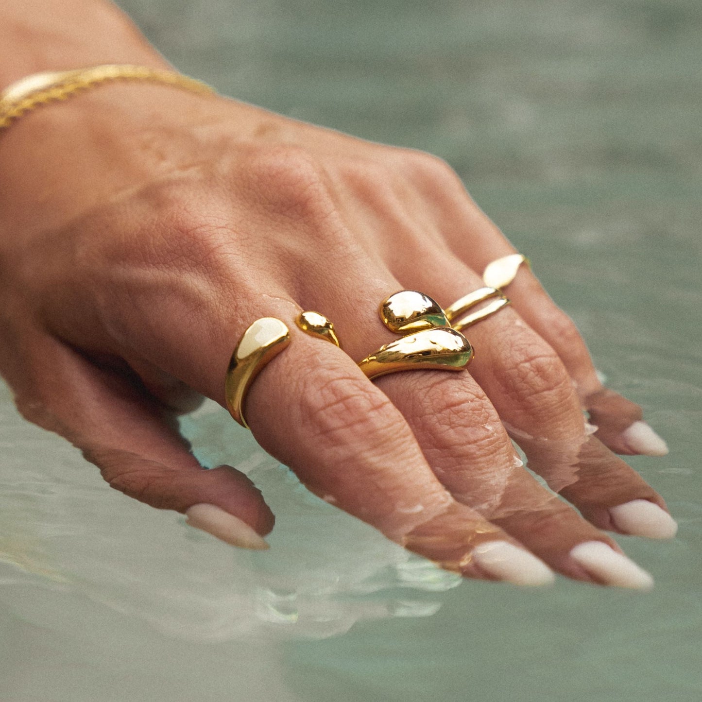 Double Twist Ring - summerproof