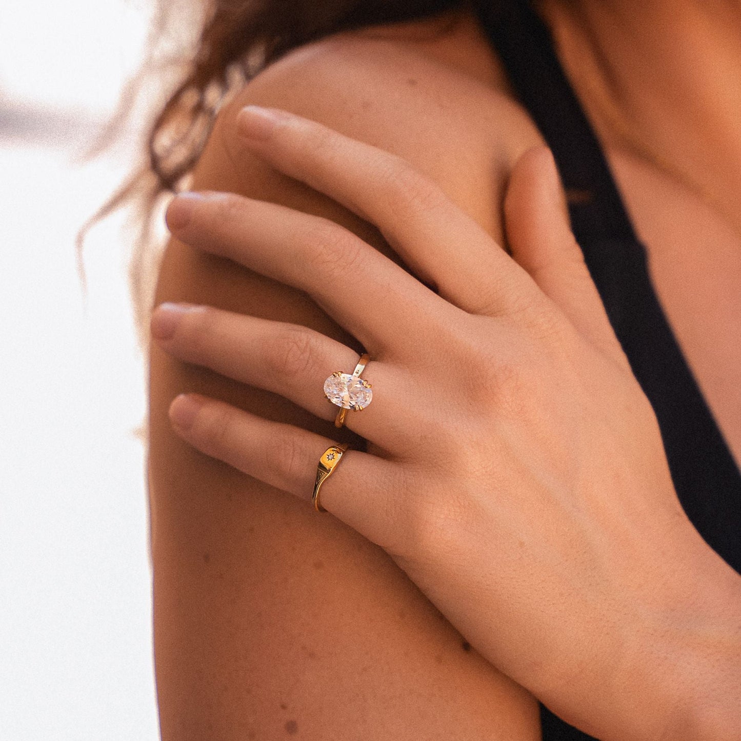 Oval Solitaire Ring - travel-engage-ring